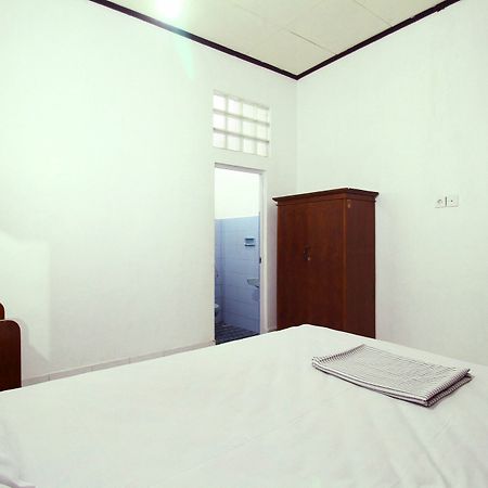 Dua Dara Inn Kuta Legian Kültér fotó