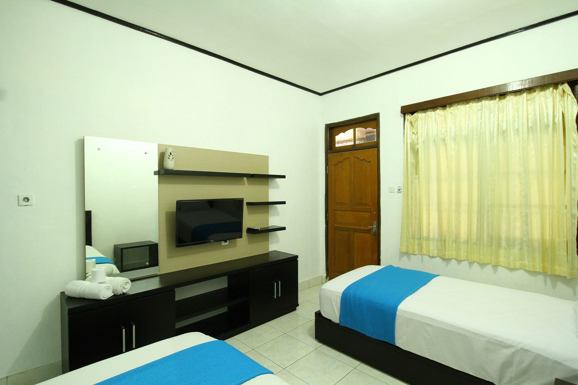 Dua Dara Inn Kuta Legian Kültér fotó