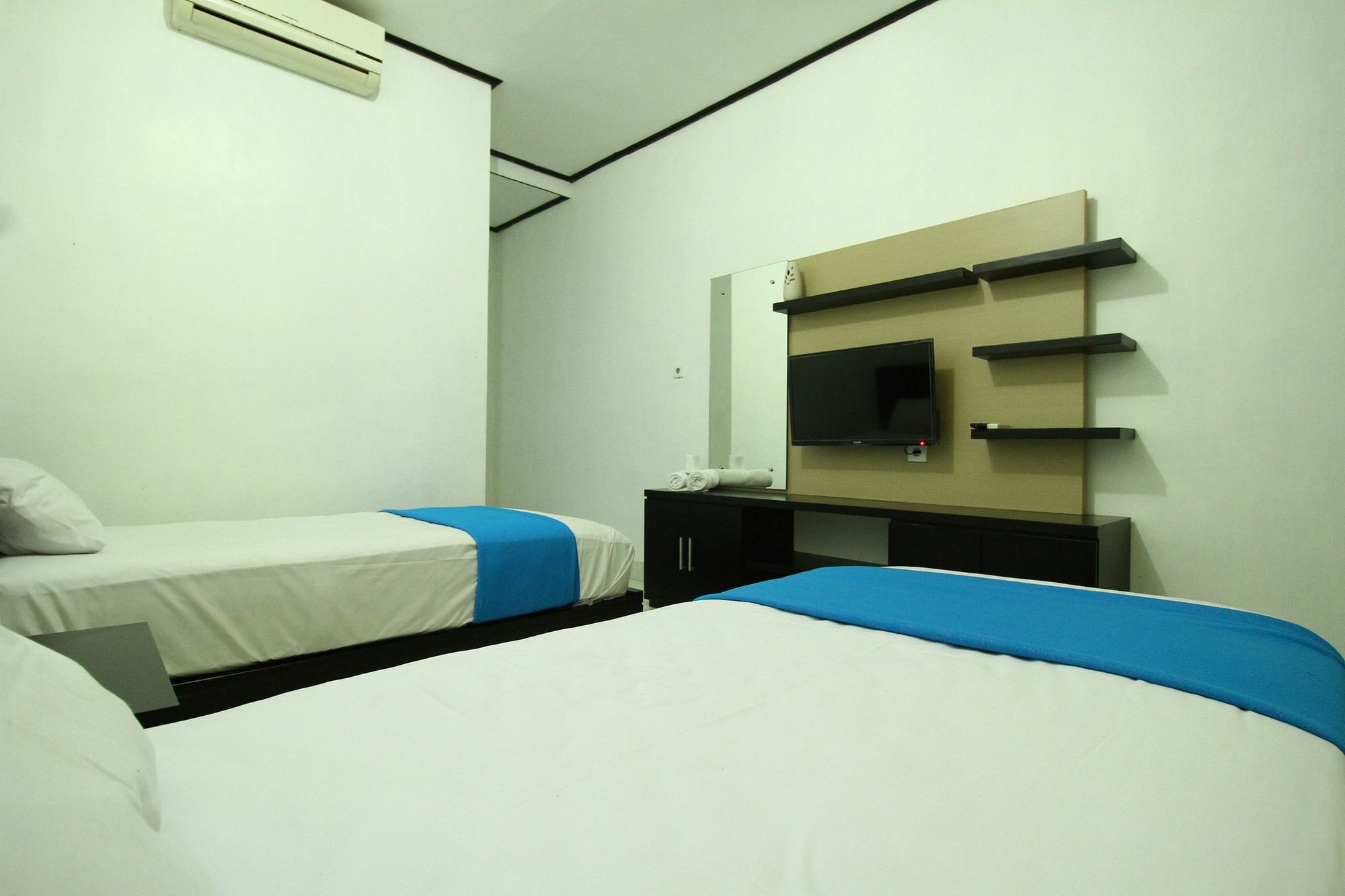 Dua Dara Inn Kuta Legian Kültér fotó
