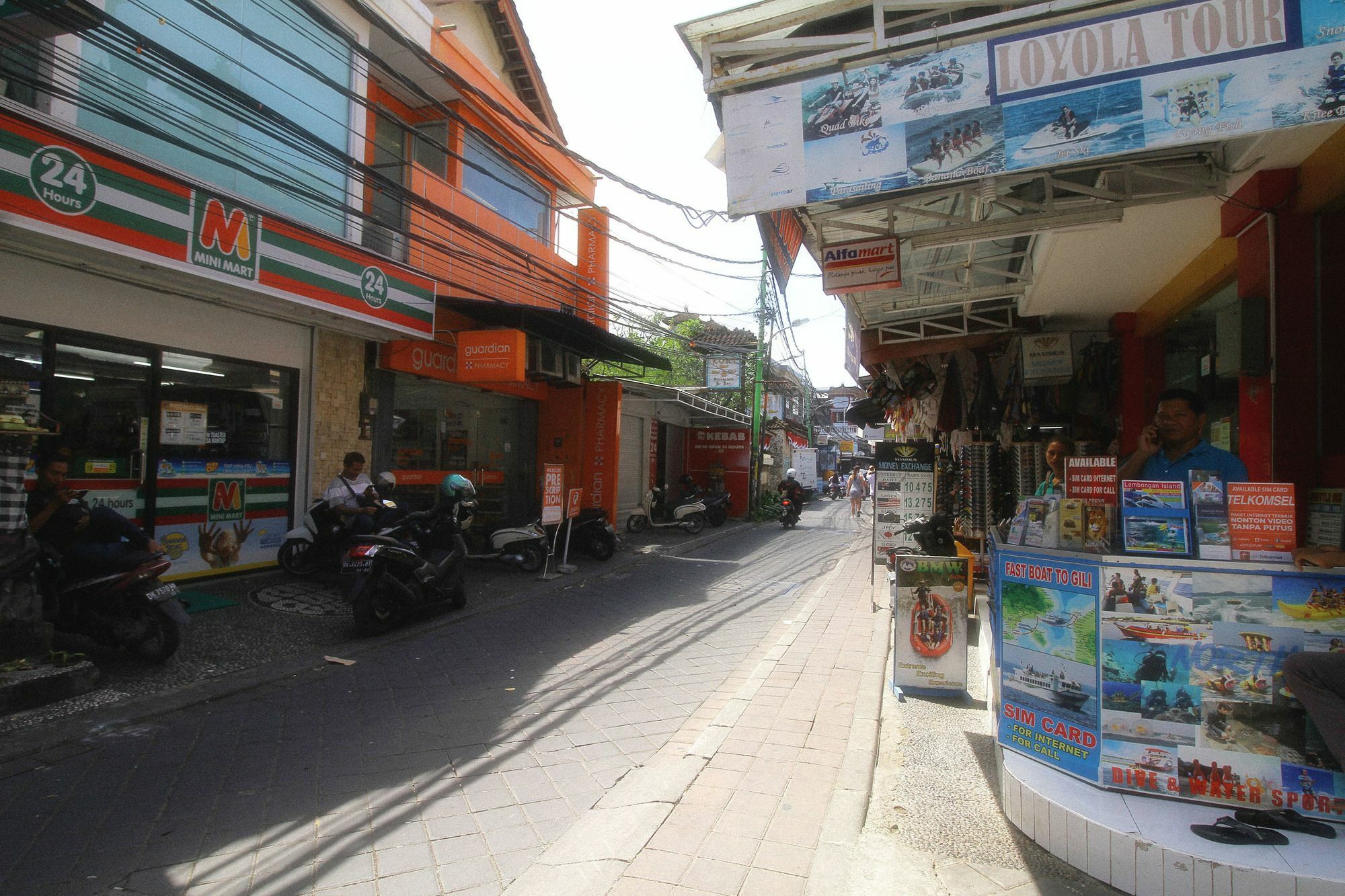 Dua Dara Inn Kuta Legian Kültér fotó