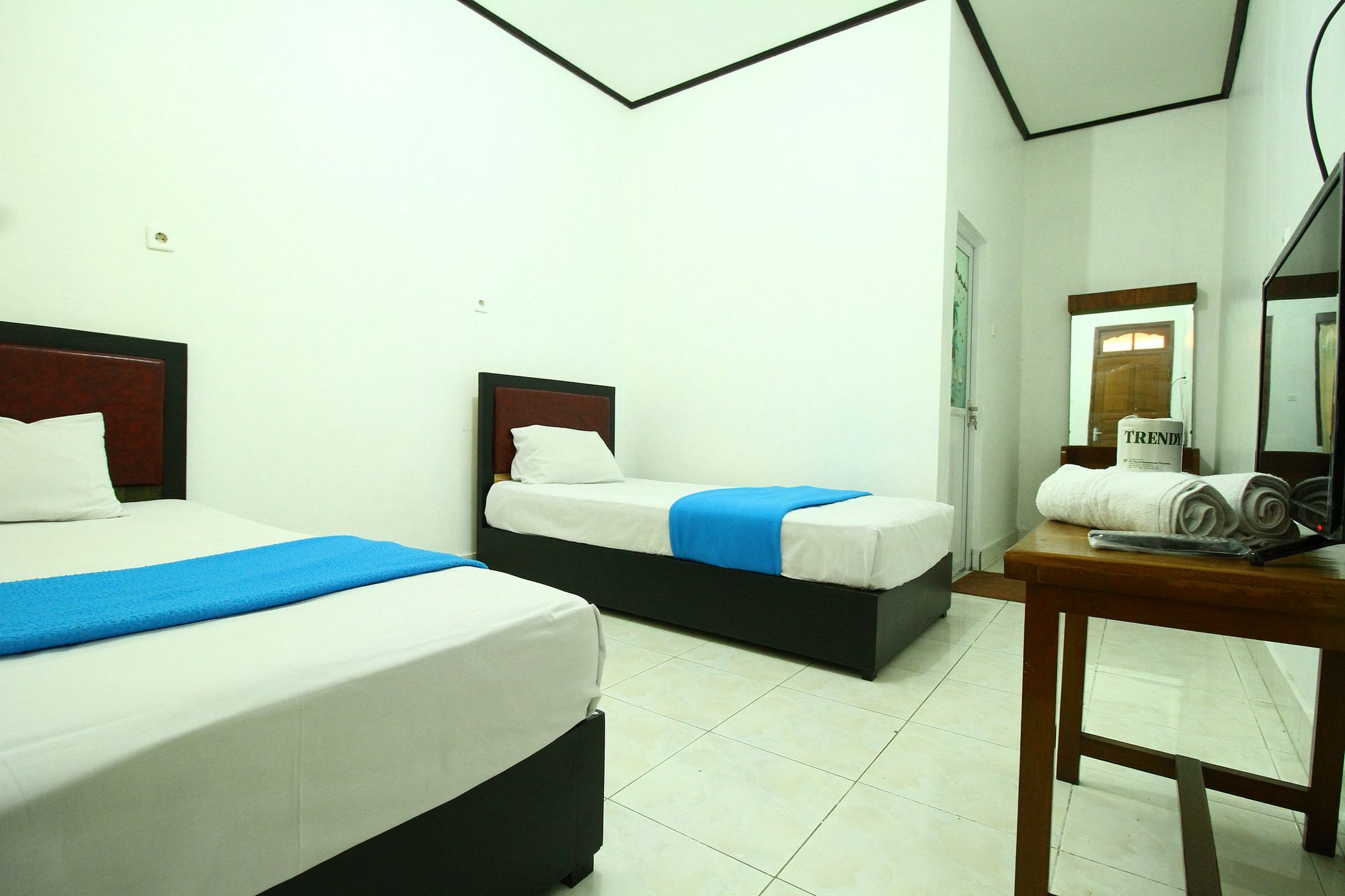 Dua Dara Inn Kuta Legian Kültér fotó