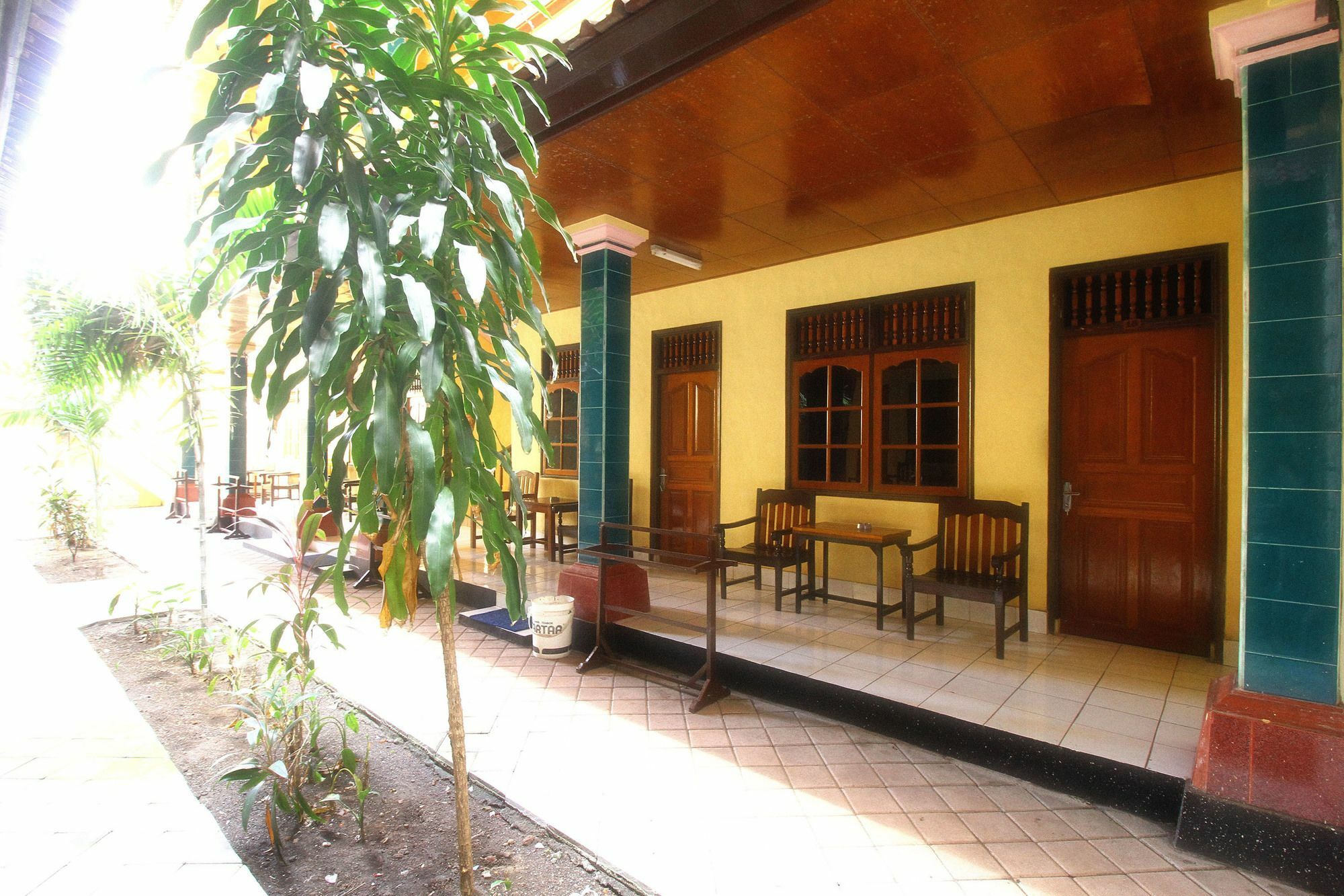 Dua Dara Inn Kuta Legian Kültér fotó