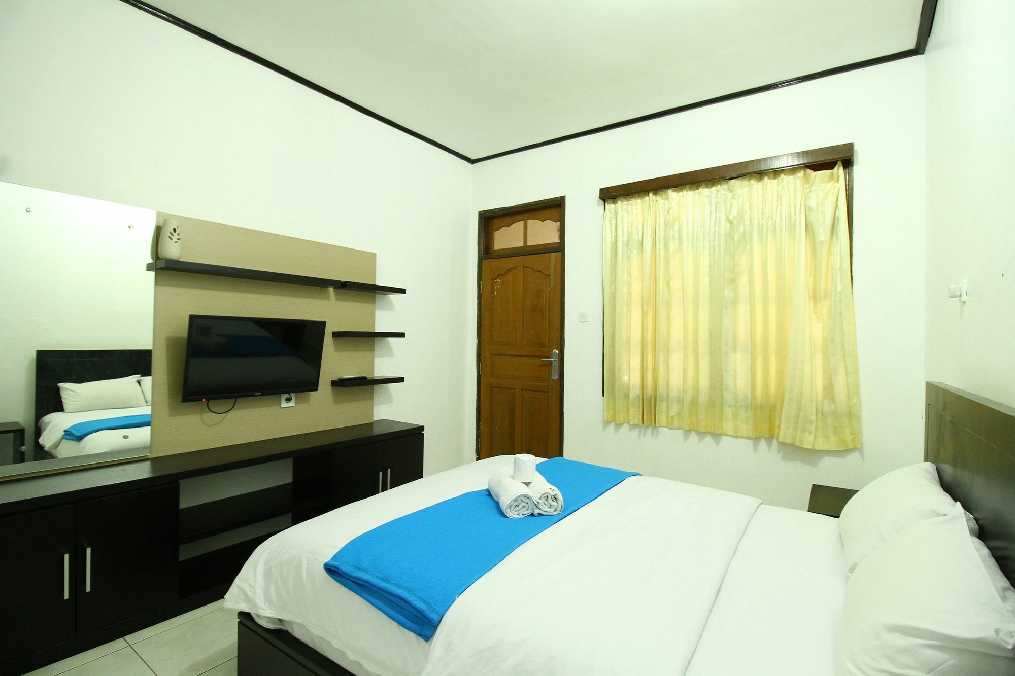 Dua Dara Inn Kuta Legian Kültér fotó