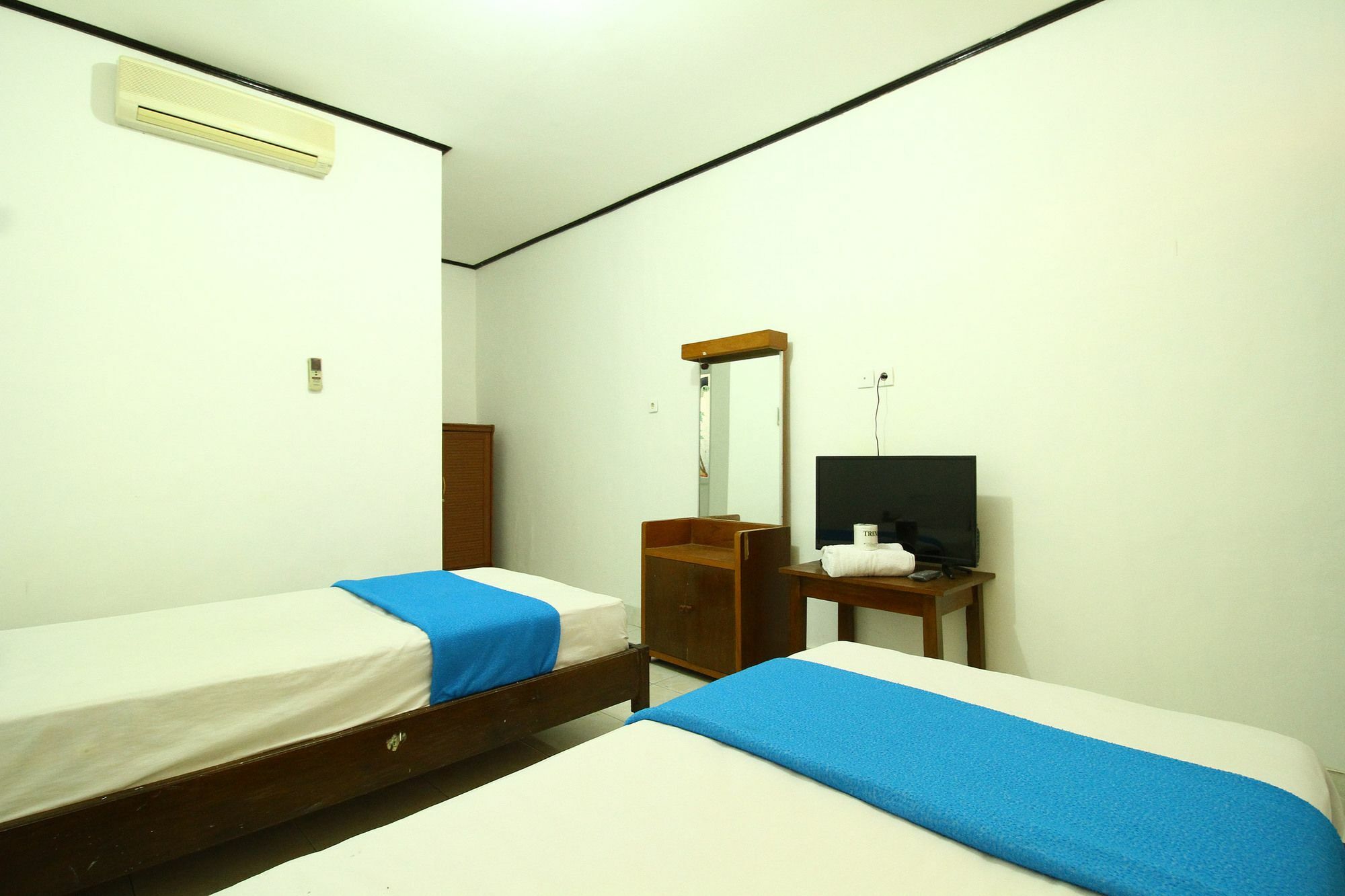 Dua Dara Inn Kuta Legian Kültér fotó