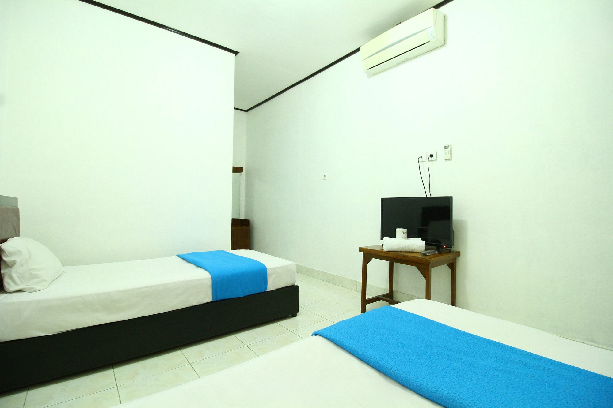 Dua Dara Inn Kuta Legian Kültér fotó